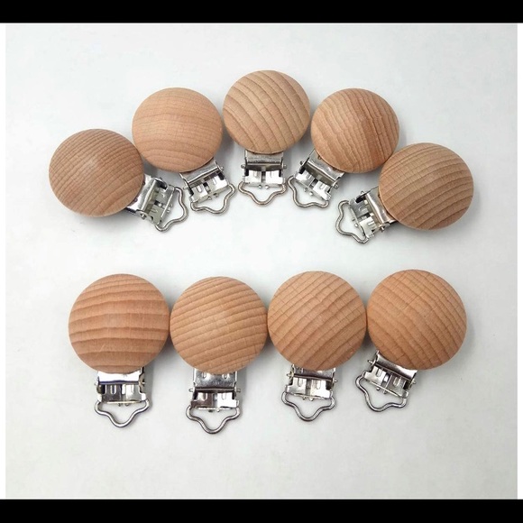 Pacifier Clips, Teething Clips & Teething Rattles - Picture 8 of 10